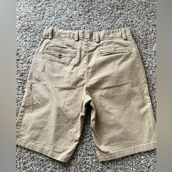 Old Navy Ultimate Slim Shorts
Adult Size 29 Stretch Flat Front
Mens - Picture 4 of 6